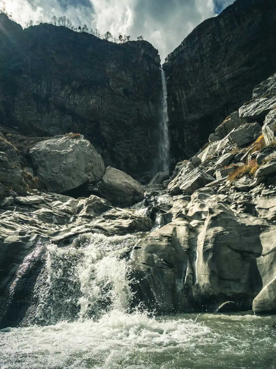 Sissu Waterfall